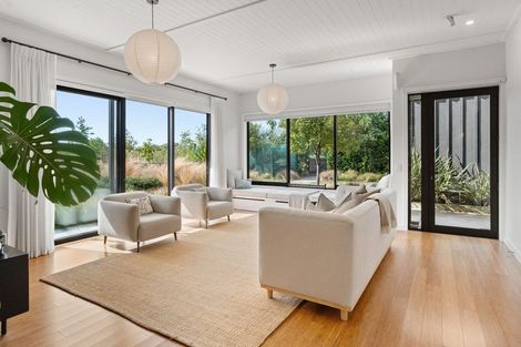 Photo of property in 7 Fairway Drive, Martinborough, 5711