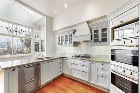 Photo of property in 13 Talavera Terrace, Kelburn, Wellington, 6012