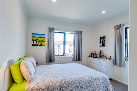 Photo of property in 11 Portland Place, Poraiti, Napier, 4112