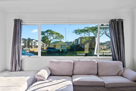 Photo of property in 8 Martin Road, Manurewa, Auckland, 2102