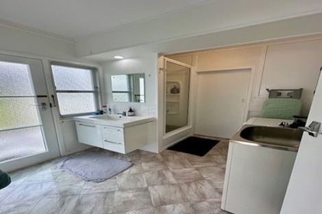 Photo of property in 16 Keldale Place, Forrest Hill, Auckland, 0620