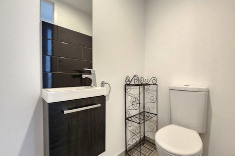 Photo of property in Alpha Apartments, 703/4 Elizabeth Street, Mount Victoria, Wellington, 6011