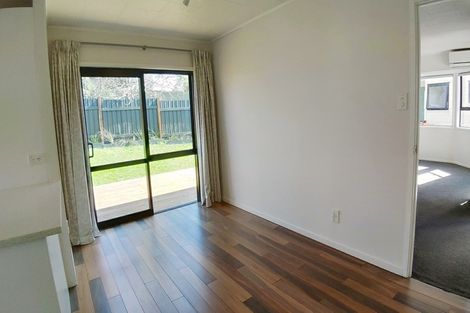 Photo of property in 2/1 Landsdale Place, Massey, Auckland, 0614
