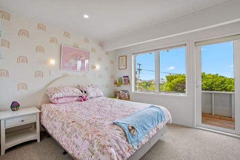 Photo of property in 7 Parr Terrace, Castor Bay, Auckland, 0620