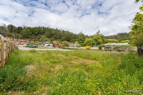 Photo of property in 32 Raukawa Street, Stokes Valley, Lower Hutt, 5019