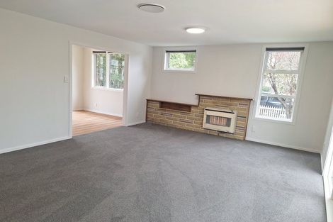 Photo of property in 15 Matuku Street, Heretaunga, Upper Hutt, 5018