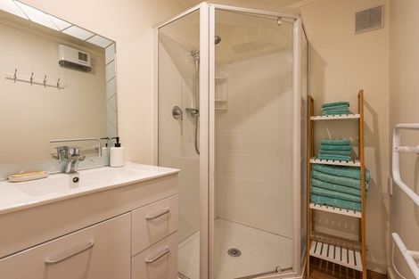 Photo of property in 2 Thomas Hook Street, Tawa, Wellington, 5028