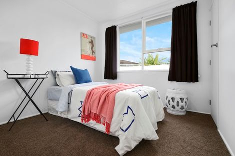 Photo of property in 27 Wallace Road, Mangere Bridge, Auckland, 2022