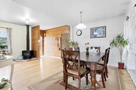 Photo of property in 118 Motu Road, Kumeu, 0891