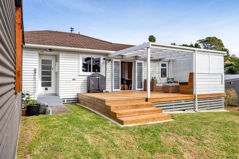 Photo of property in 19 Lawry Street, Blagdon, New Plymouth, 4310