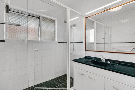 Photo of property in 2/30 Simkin Avenue, St Johns, Auckland, 1072