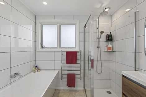 Photo of property in 10 Holford Street, Westown, New Plymouth, 4310