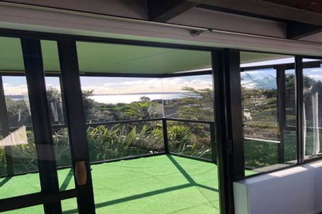 Photo of property in 1/989 Beach Road, Torbay, Auckland, 0630