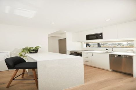 Photo of property in 82 Mckenzie Road, Mangere Bridge, Auckland, 2022