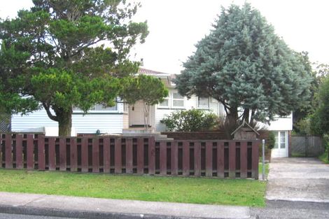 Photo of property in 16 Royal View Road, Te Atatu South, Auckland, 0610