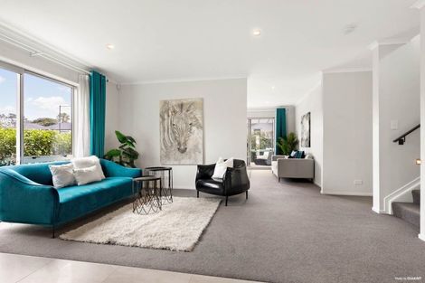 Photo of property in 1 Ambar Ridge Avenue, Massey, Auckland, 0614