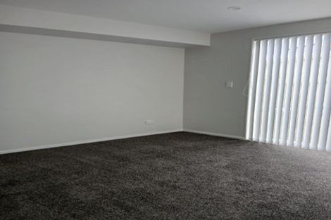 Photo of property in 2/44 Everglade Drive, Goodwood Heights, Auckland, 2105