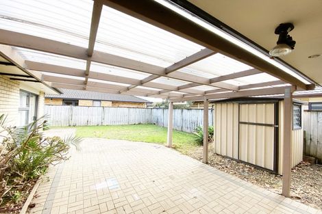 Photo of property in 33 Belcoo Crescent, East Tamaki, Auckland, 2013