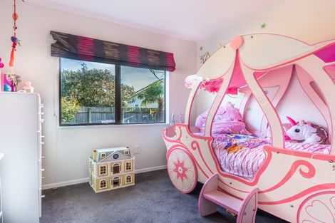 Photo of property in 10 Rodney Grove, Paraparaumu, 5032