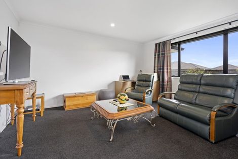 Photo of property in 27 Plescher Crescent, Leamington, Cambridge, 3432