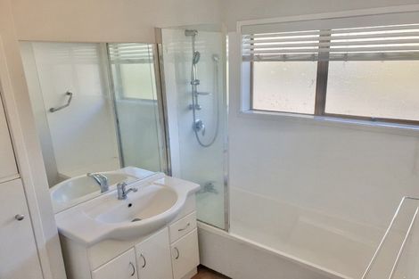 Photo of property in 1/19 Chequers Avenue, Glenfield, Auckland, 0629