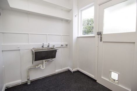 Photo of property in 11 Renfrew Place, Highbury, Palmerston North, 4412