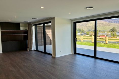 Photo of property in 15 Mason Street, Wanaka, 9305