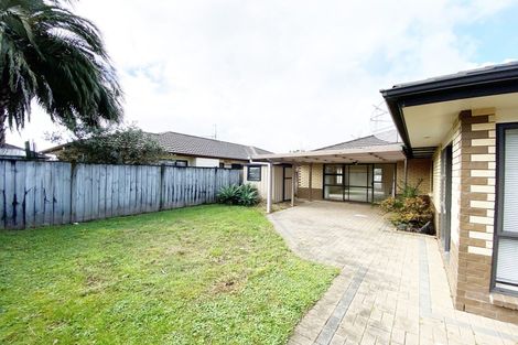 Photo of property in 33 Belcoo Crescent, East Tamaki, Auckland, 2013