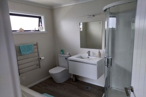 Photo of property in 16b Royal Street, Upper Hutt Central, Upper Hutt, 5018