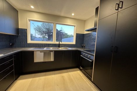 Photo of property in 91 Memorial Avenue, Ilam, Christchurch, 8053