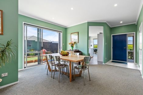 Photo of property in 14 Malbec Place, Huapai, Kumeu, 0810