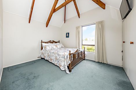 Photo of property in 2/80 Glengarry Road, Glen Eden, Auckland, 0602