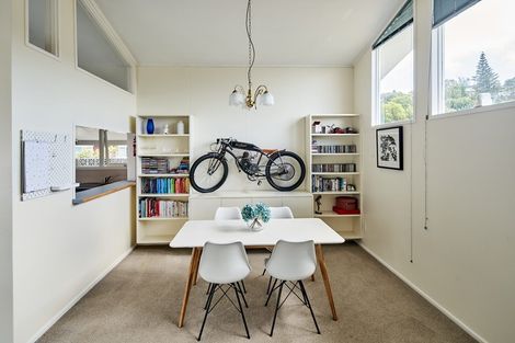 Photo of property in 2 Cranwell Street, Churton Park, Wellington, 6037