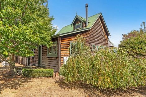 Photo of property in 27 Ferry Road, Martinborough, 5711