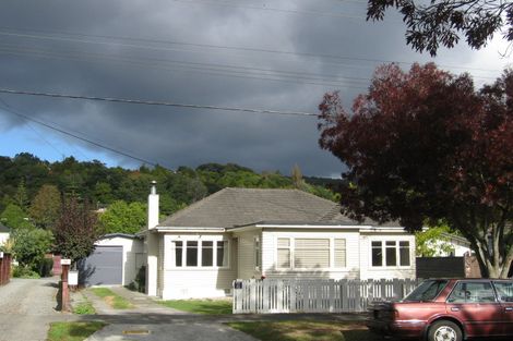 Photo of property in 11 Heretaunga Square, Silverstream, Upper Hutt, 5019