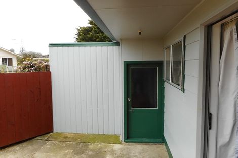 Photo of property in 2/29 Becker Drive, Weymouth, Auckland, 2103