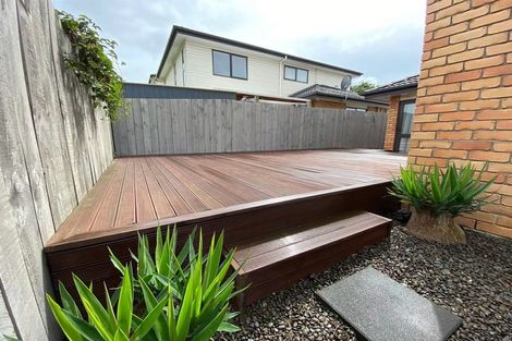 Photo of property in 16 Andover Way, Goodwood Heights, Auckland, 2105