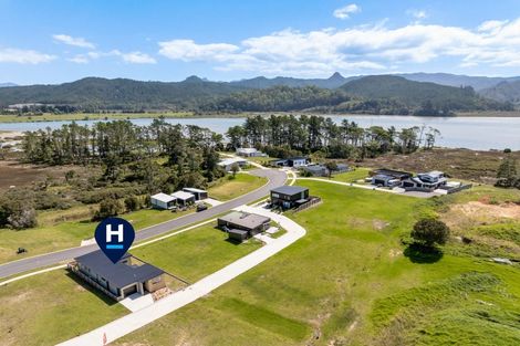 Photo of property in 5 Pinnacles Lane, Pauanui, 3579