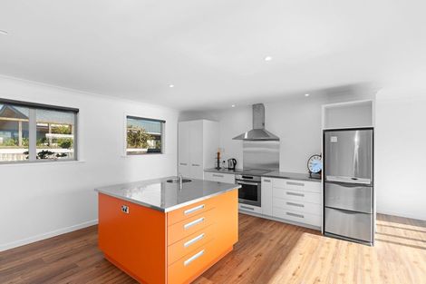 Photo of property in 178 Park Avenue, Waitarere Beach, Levin, 5510