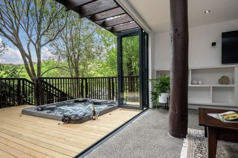 Photo of property in 21 Tanglewood Place, Cockle Bay, Auckland, 2014