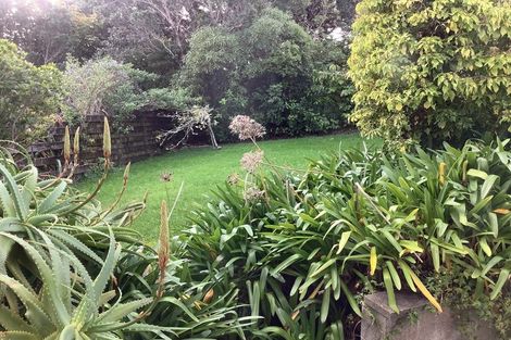 Photo of property in 3 Singers Road, Korokoro, Lower Hutt, 5012