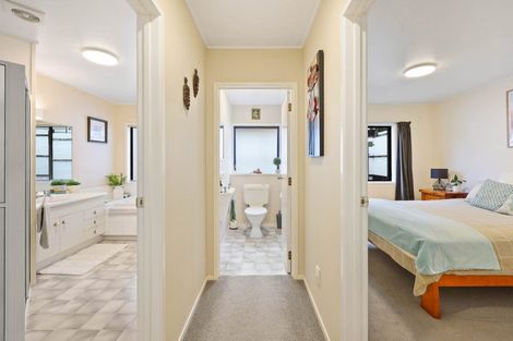 Photo of property in 47 Loloma Drive, Half Moon Bay, Auckland, 2012