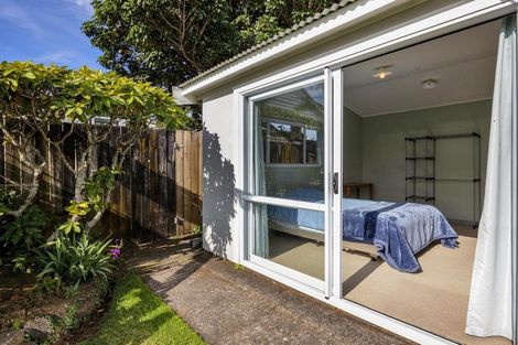 Photo of property in 16 Plympton Street, Brooklands, New Plymouth, 4310