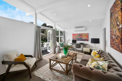 Photo of property in 27 Wallace Road, Mangere Bridge, Auckland, 2022