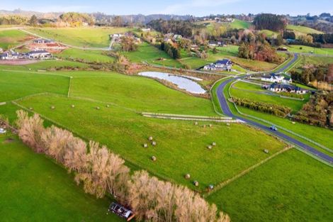 Photo of property in 22 Oak Valley Road, Dairy Flat, Albany, 0792