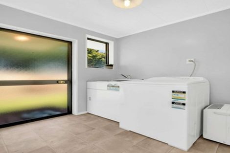 Photo of property in 2/4 Calvert Street, Papakura, 2110