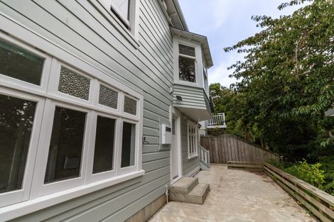 Photo of property in 2/139 Wadestown Road, Wadestown, Wellington, 6012
