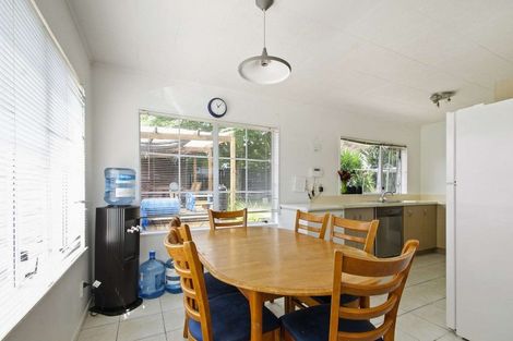 Photo of property in 47 Riverton Drive, Randwick Park, Auckland, 2105