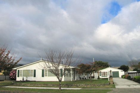 Photo of property in 58 Belvedere Avenue, Waikanae, 5036