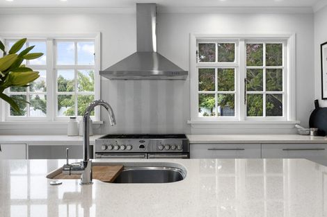 Photo of property in 66 Memorial Avenue, Ilam, Christchurch, 8053